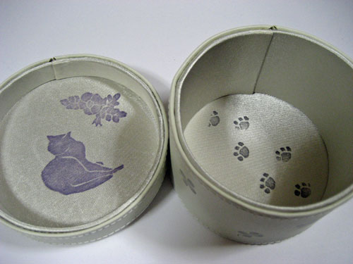 ��������E����